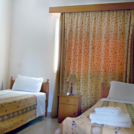 Rododafni Villas Klorakas Exterior photo
