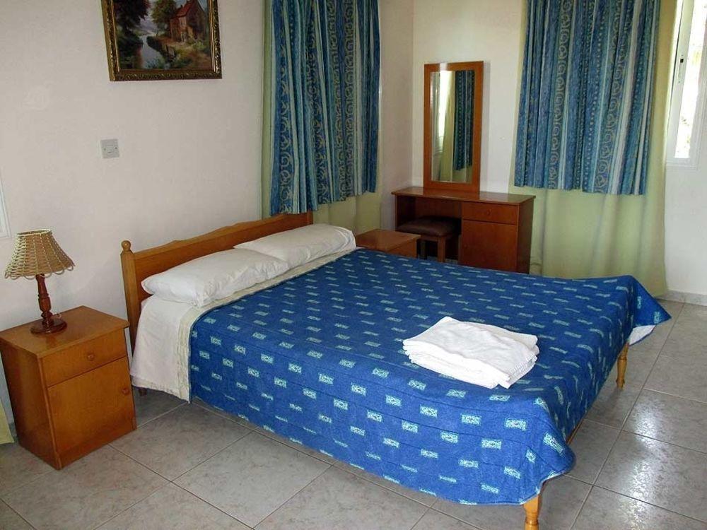Rododafni Villas Klorakas Exterior photo