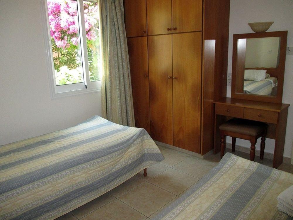 Rododafni Villas Klorakas Exterior photo