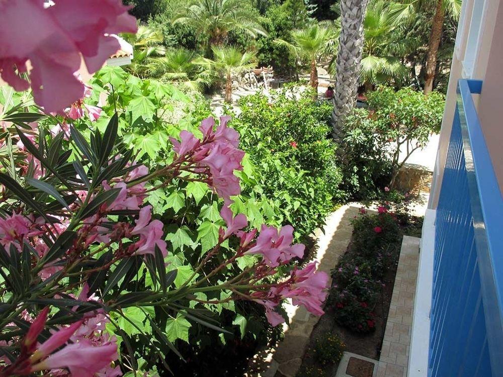 Rododafni Villas Klorakas Exterior photo