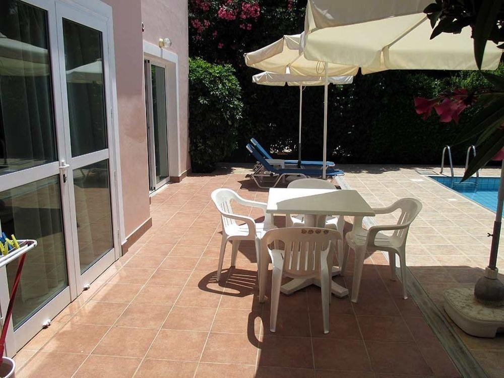 Rododafni Villas Klorakas Exterior photo