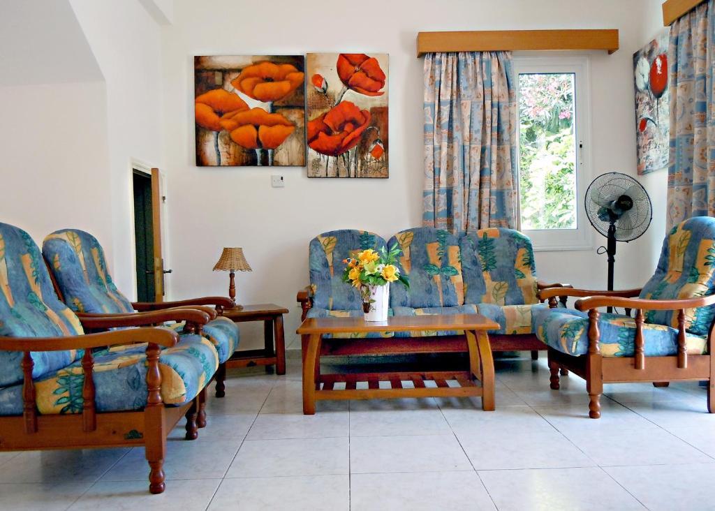 Rododafni Villas Klorakas Room photo
